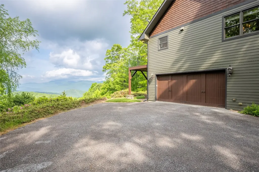 550 Silly Ridge Road Scaly Mountain NC 28775