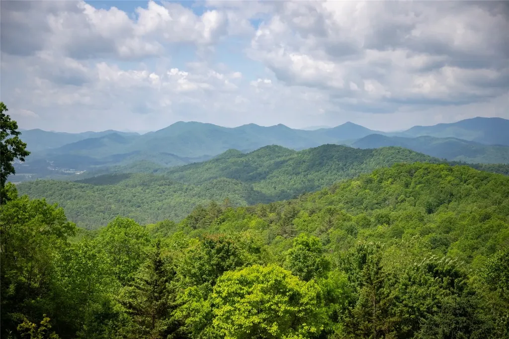 550 Silly Ridge Road Scaly Mountain NC 28775