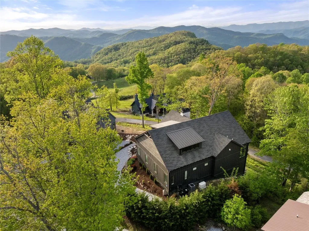 50 Milkweed Trail Glenville NC 28736