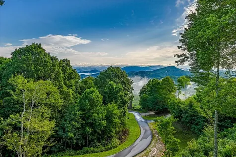 11 Milkweed Trail Glenville NC 28736