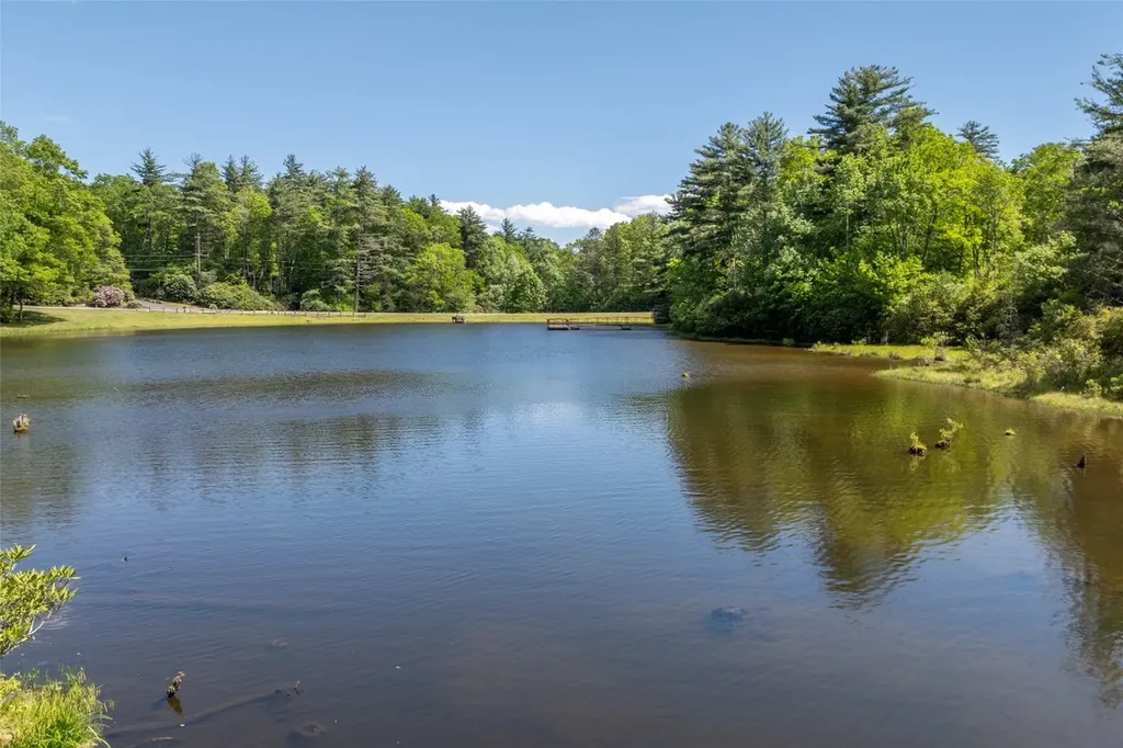 W5 Watersound Trail Glenville NC 28736