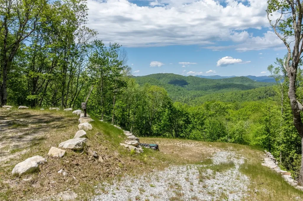 D49 Springwater Road Glenville NC 28736