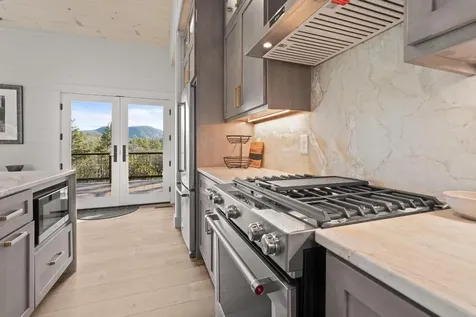 531 Hedden Lane Highlands NC 28741