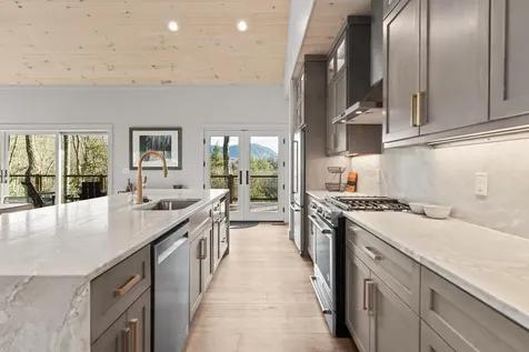 531 Hedden Lane Highlands NC 28741