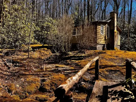 101 Brooks Highlands NC 28741