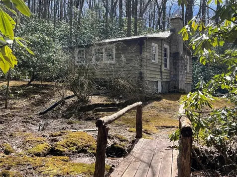 101 Brooks Highlands NC 28741