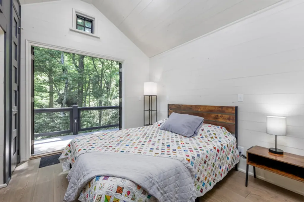 261 Rock Face Trail Highlands NC 28741