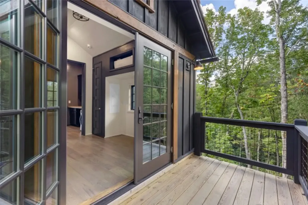 261 Rock Face Trail Highlands NC 28741