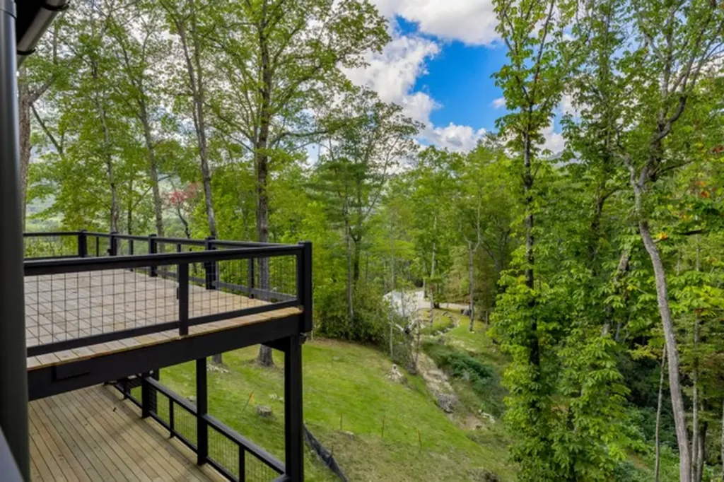 261 Rock Face Trail Highlands NC 28741