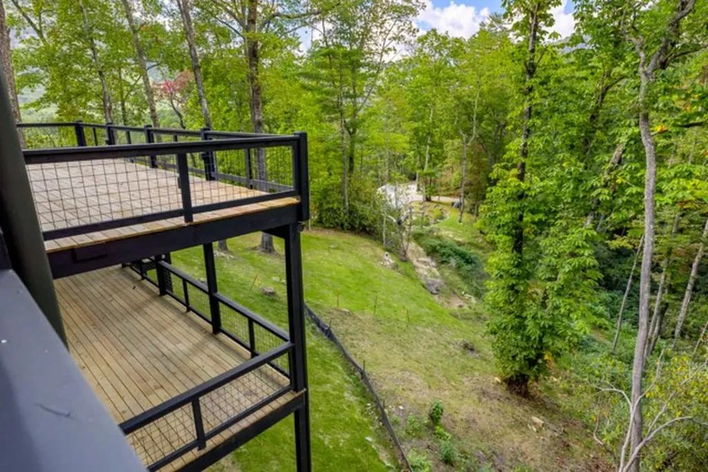 261 Rock Face Trail Highlands NC 28741