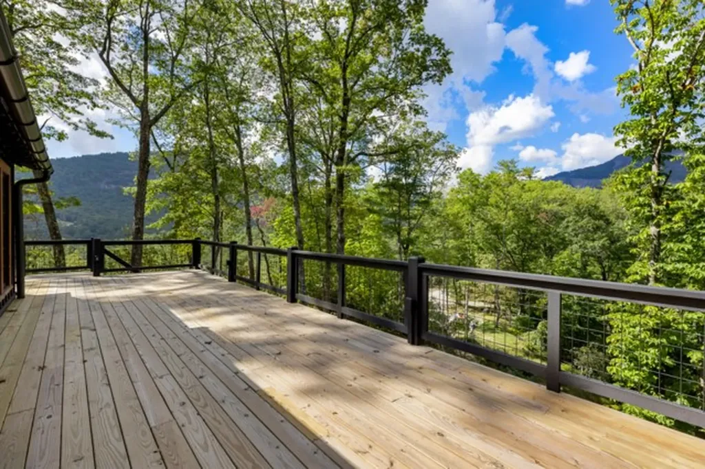 261 Rock Face Trail Highlands NC 28741