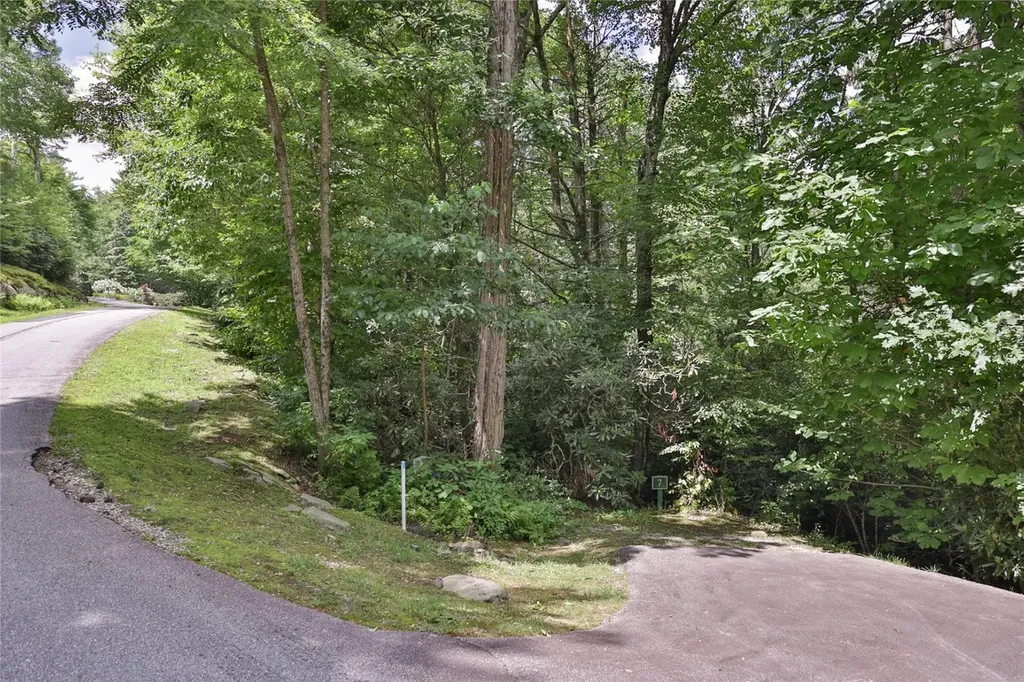 364 Cross Creek Trail Cullowhee NC 28723