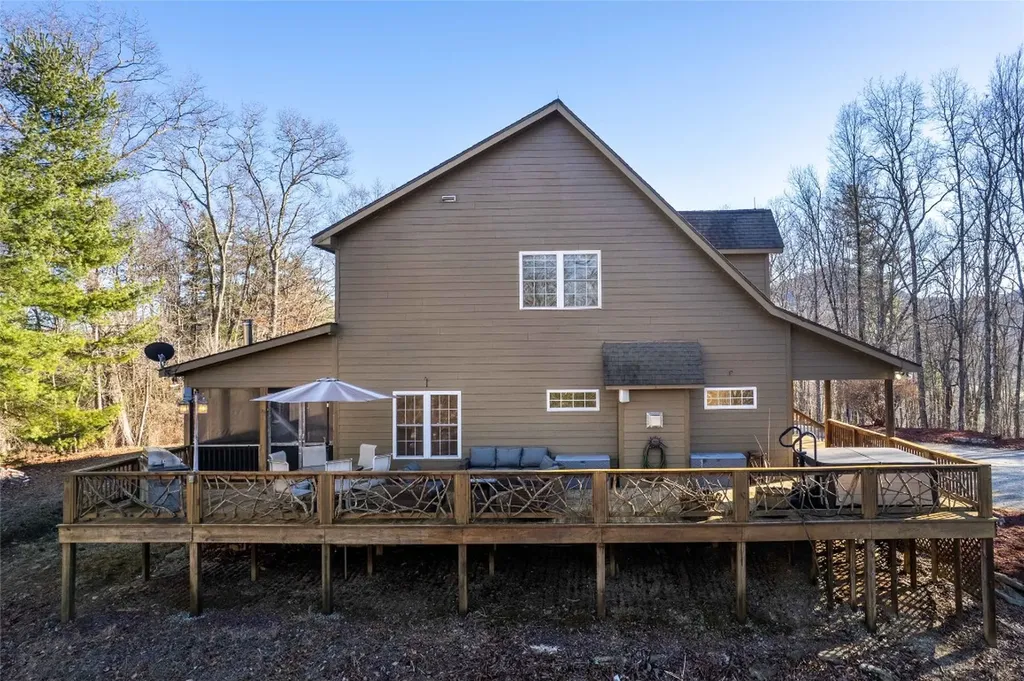 222 Notta Road Cullowhee NC 28723