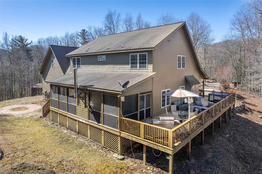 222 Notta Road Cullowhee NC 28723