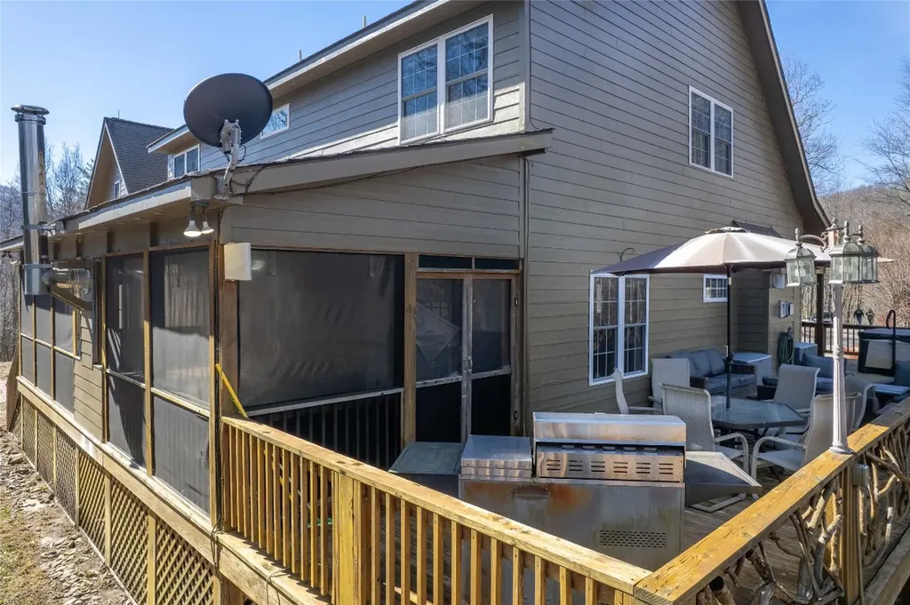 222 Notta Road Cullowhee NC 28723