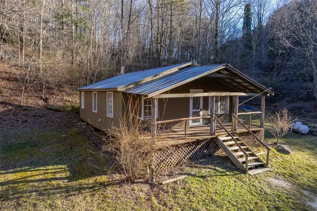 222 Notta Road Cullowhee NC 28723