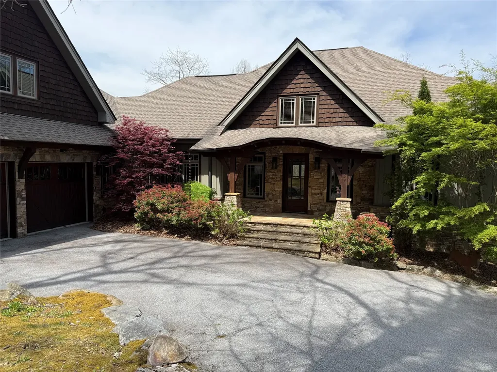 159 Highlands Point Highlands NC 28741