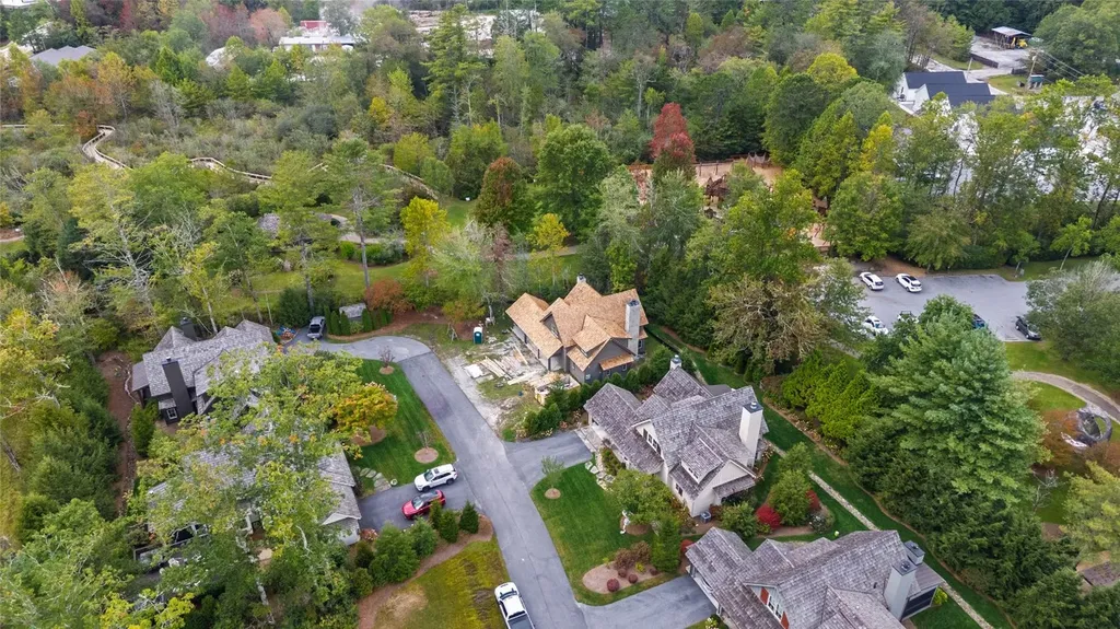 50 Cottage Walk Cashiers NC 28717