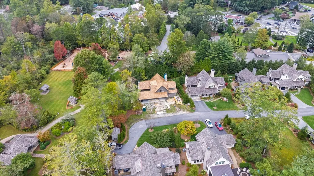 50 Cottage Walk Cashiers NC 28717