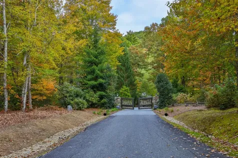 124 Compass Rose Way Cullowhee NC 28723