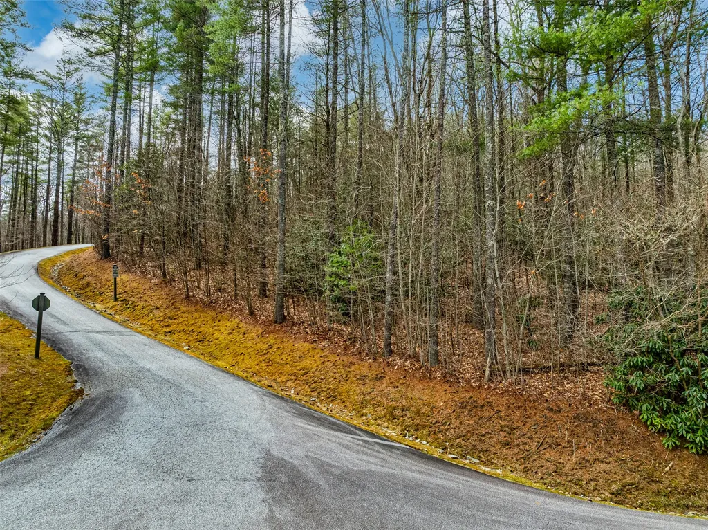 124 Compass Rose Way Cullowhee NC 28723