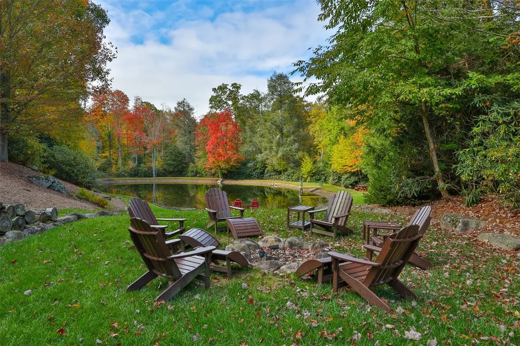 124 Compass Rose Way Cullowhee NC 28723