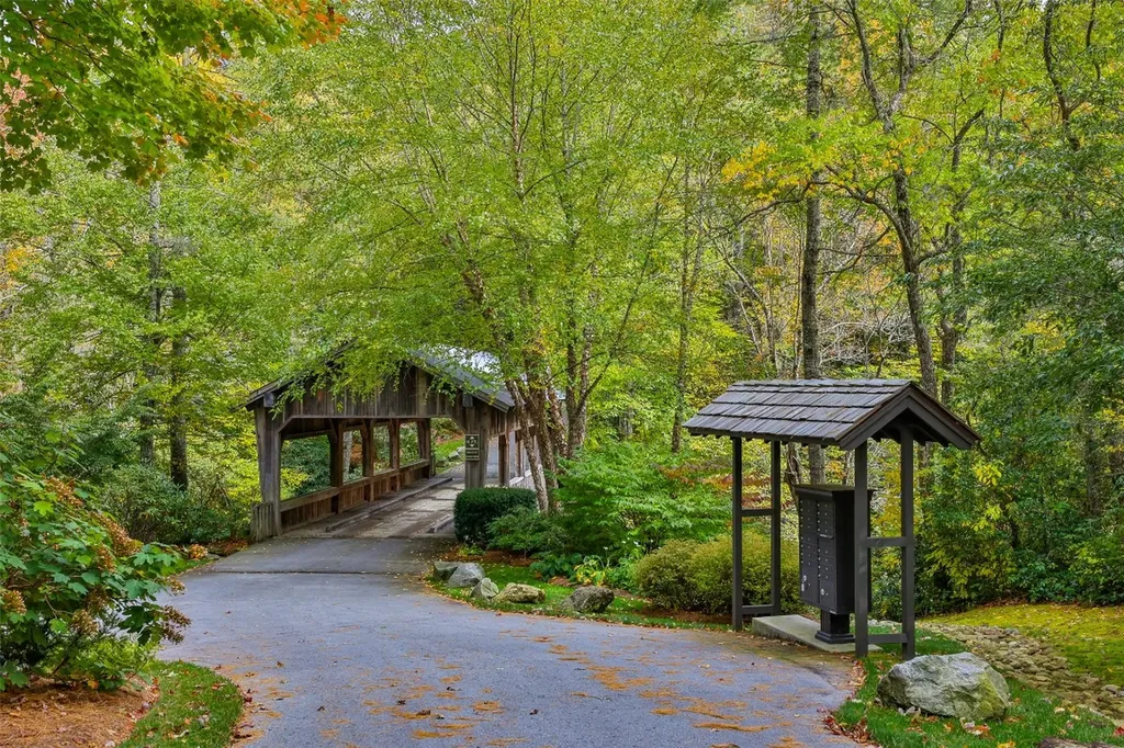 124 Compass Rose Way Cullowhee NC 28723