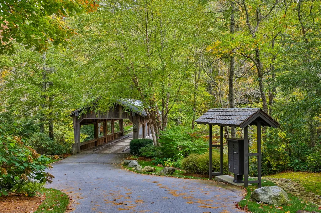 124 Compass Rose Way Cullowhee NC 28723