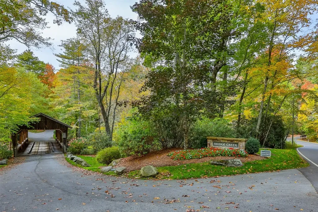 124 Compass Rose Way Cullowhee NC 28723