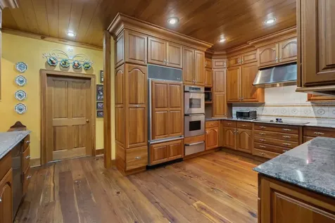 1671 Highway 107 S Cashiers NC 28717