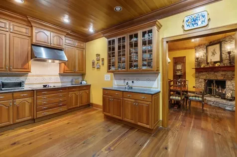 1671 Highway 107 S Cashiers NC 28717