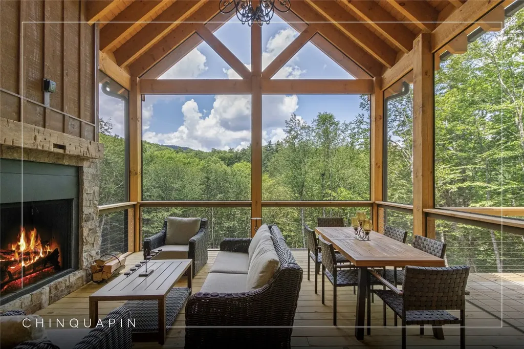 1086 Roaming Road Glenville NC 28736