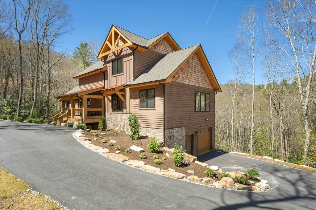1086 Roaming Road Glenville NC 28736