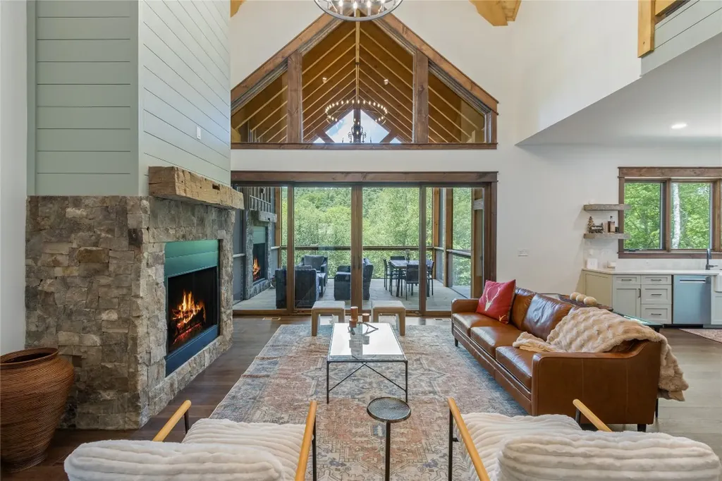 1086 Roaming Road Glenville NC 28736