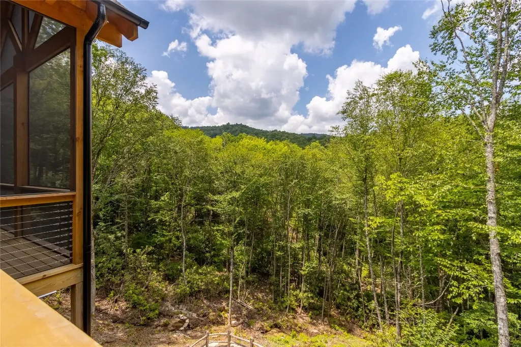 1086 Roaming Road Glenville NC 28736