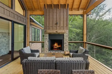 1086 Roaming Road Glenville NC 28736