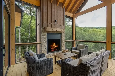 1086 Roaming Road Glenville NC 28736