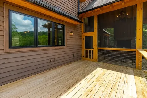 1086 Roaming Road Glenville NC 28736