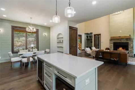 1086 Roaming Road Glenville NC 28736