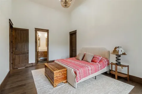 1086 Roaming Road Glenville NC 28736