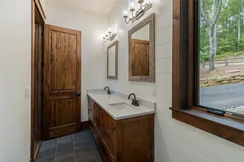 1086 Roaming Road Glenville NC 28736