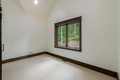 1086 Roaming Road Glenville NC 28736