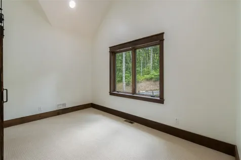 1086 Roaming Road Glenville NC 28736