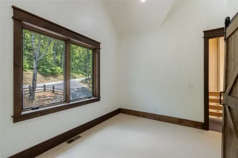 1086 Roaming Road Glenville NC 28736