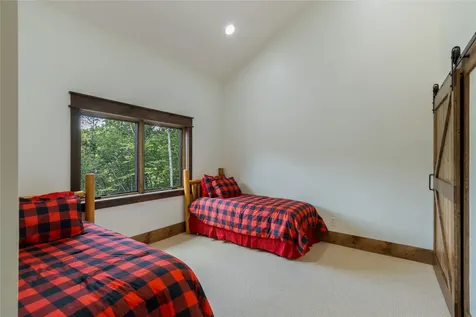 1086 Roaming Road Glenville NC 28736