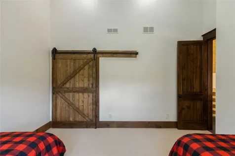 1086 Roaming Road Glenville NC 28736