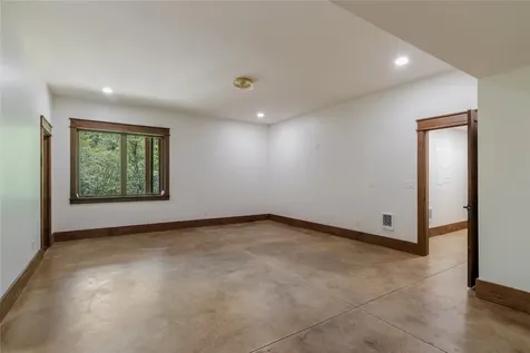 1086 Roaming Road Glenville NC 28736