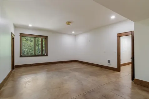 1086 Roaming Road Glenville NC 28736