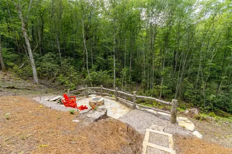 1086 Roaming Road Glenville NC 28736