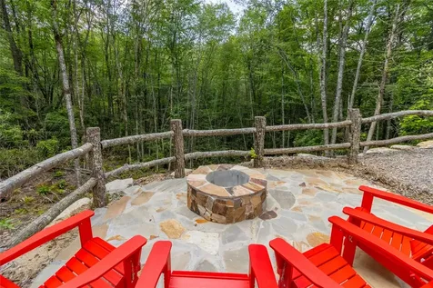 1086 Roaming Road Glenville NC 28736